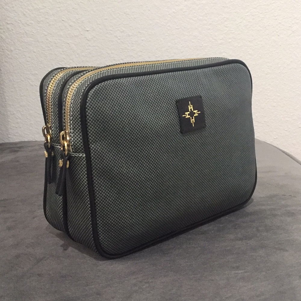 Zip Around by India Hicks